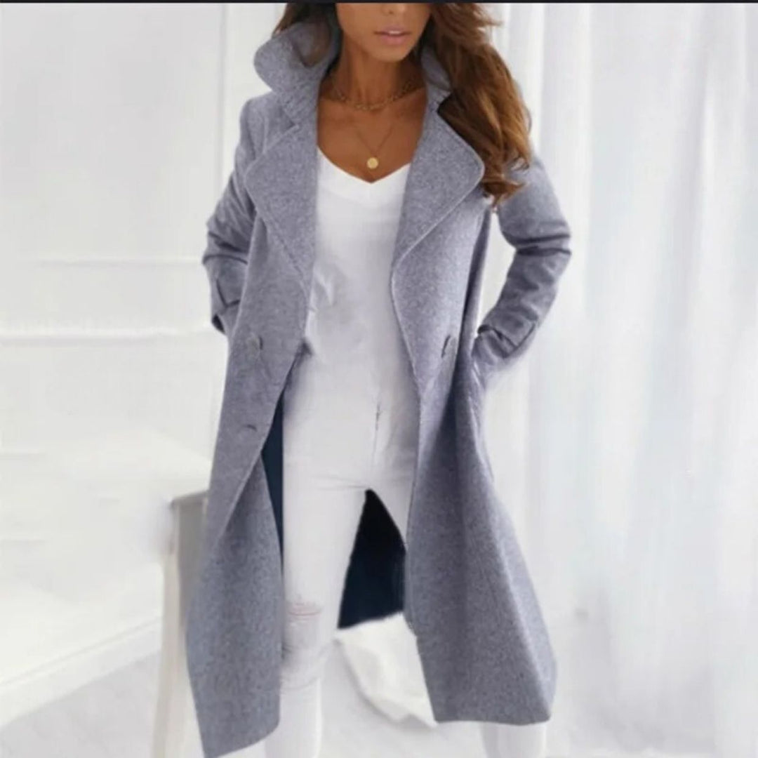 Women's chic winter long coat with elegant turned-down collar in outerwear style
