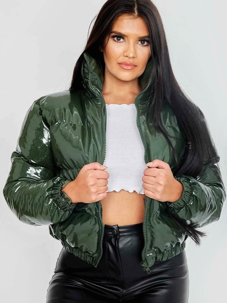 Casual streetwear styling of the women's puffer jacket with jeans