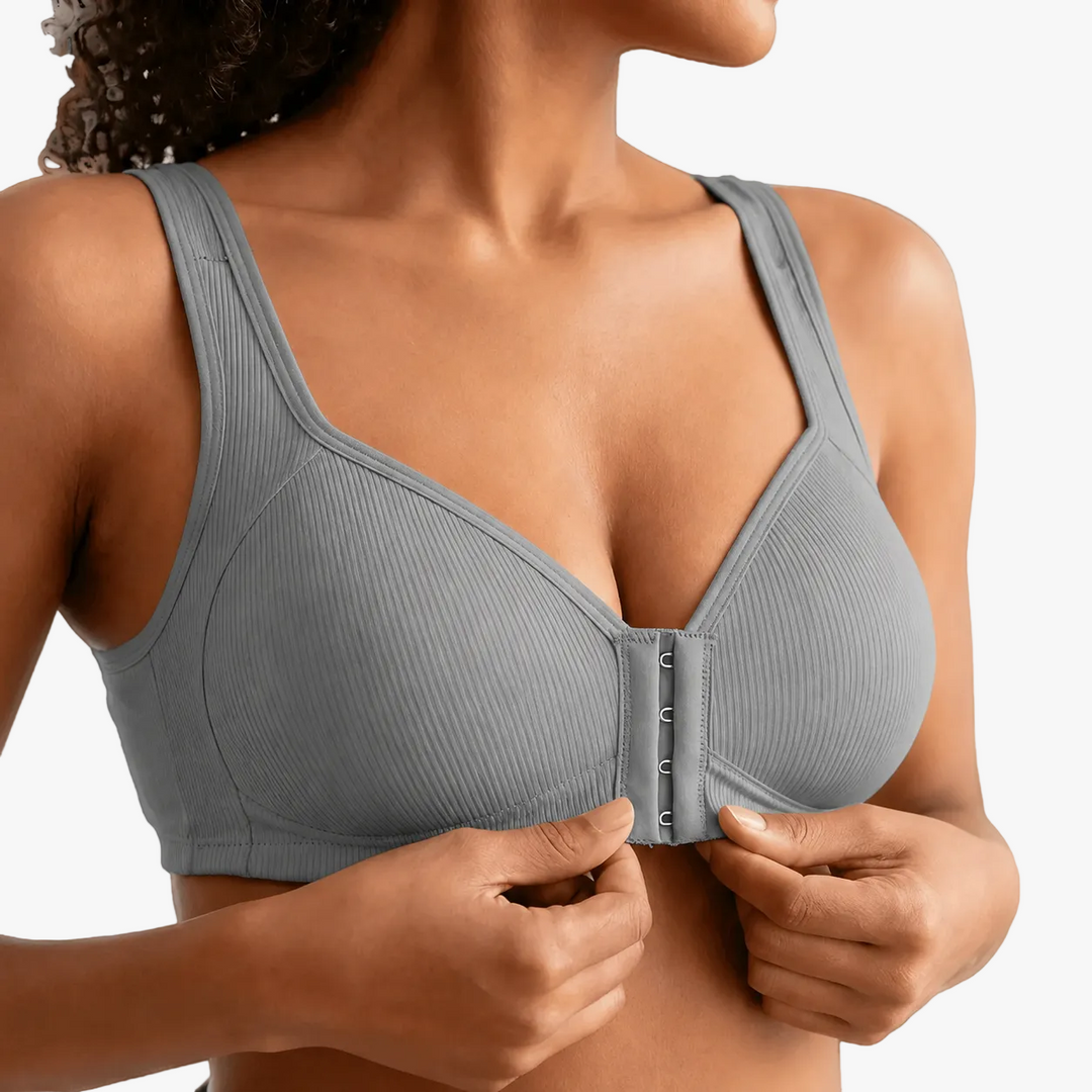 Seamless everyday bra with padded straps and front hook design