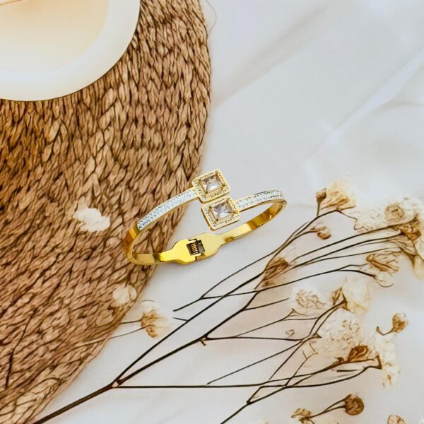 24K Gold-Plated Anti-Tarnish Openable Bracelet-Premium Stainless Steel | Daily Wear | Waterproof