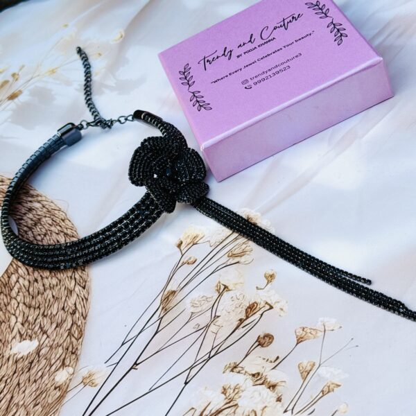Trendy black round neckcuff with long tassels - Image 2