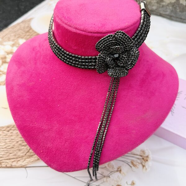 Trendy black round neckcuff with long tassels - Image 5