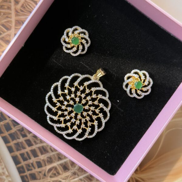 Pendent set AAA AD STONE Emerald Green stone