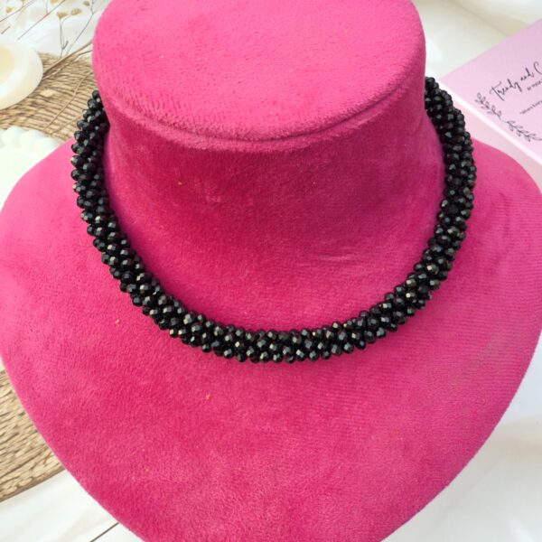 Trendy black crystals round neckcuff