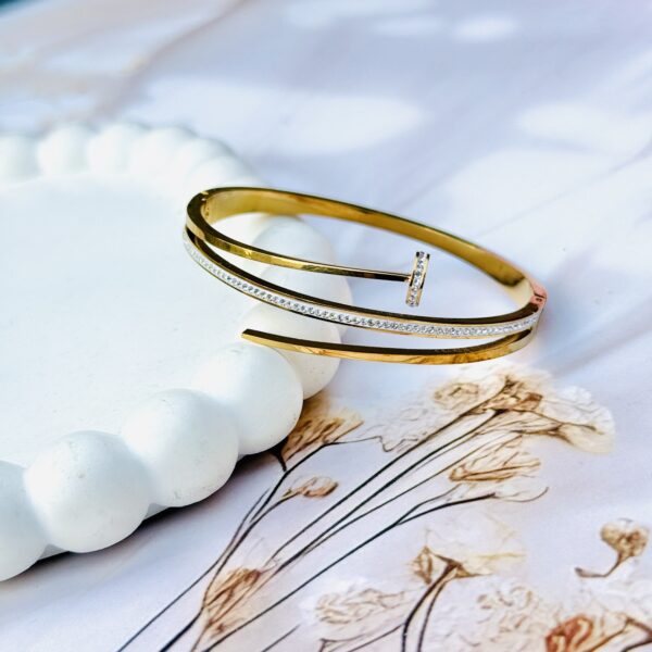 Nail  Daily wear Bracelet - Image 2