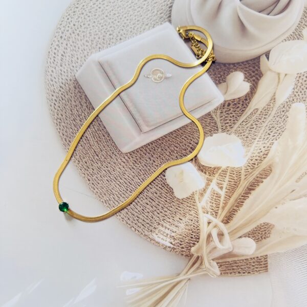 Emerald single stone  Anti tarnish chain Daily wear waterproof